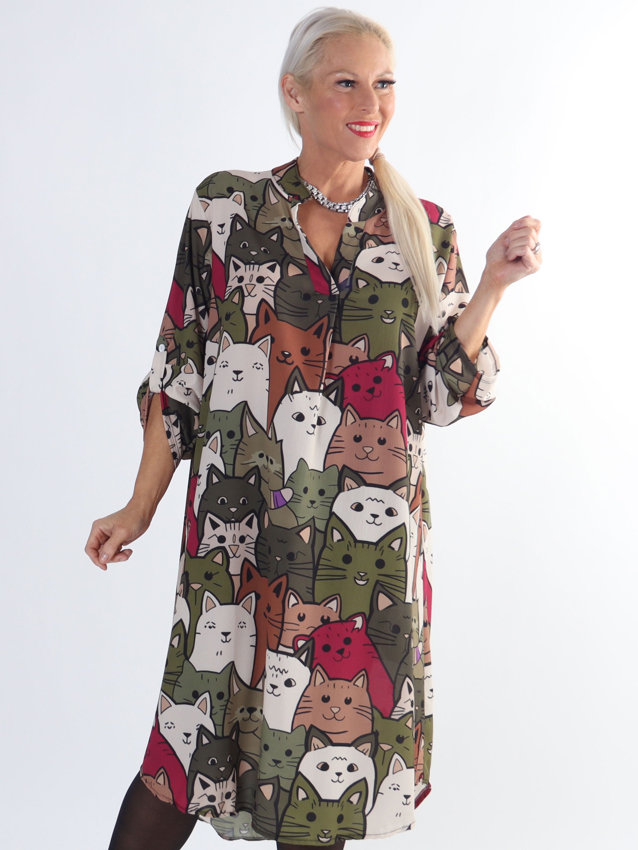 Vanesa Cat Long - Plus size let og luftig kjole med katteprint